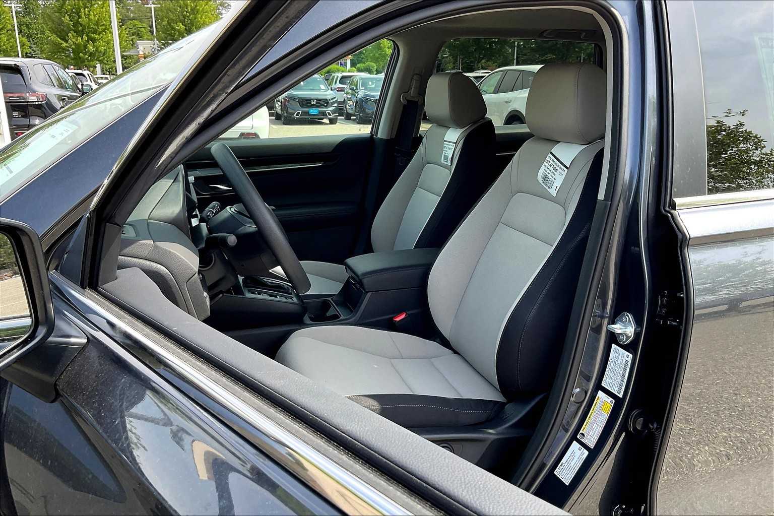 2026 Honda CR-V EX - Photo 11