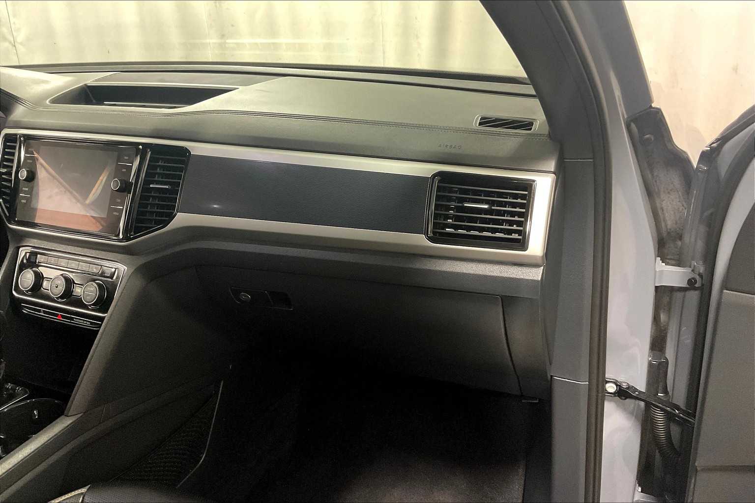 2021 Volkswagen Atlas Cross Sport 3.6L V6 SEL Premium R-Line - Photo 13