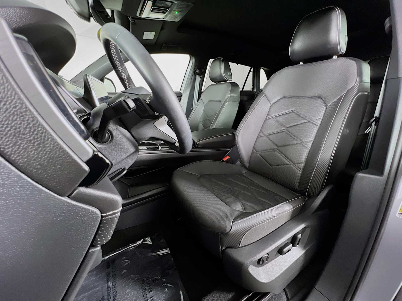 2024 Volkswagen Atlas Cross Sport 2.0T SE w/Technology - Photo 21