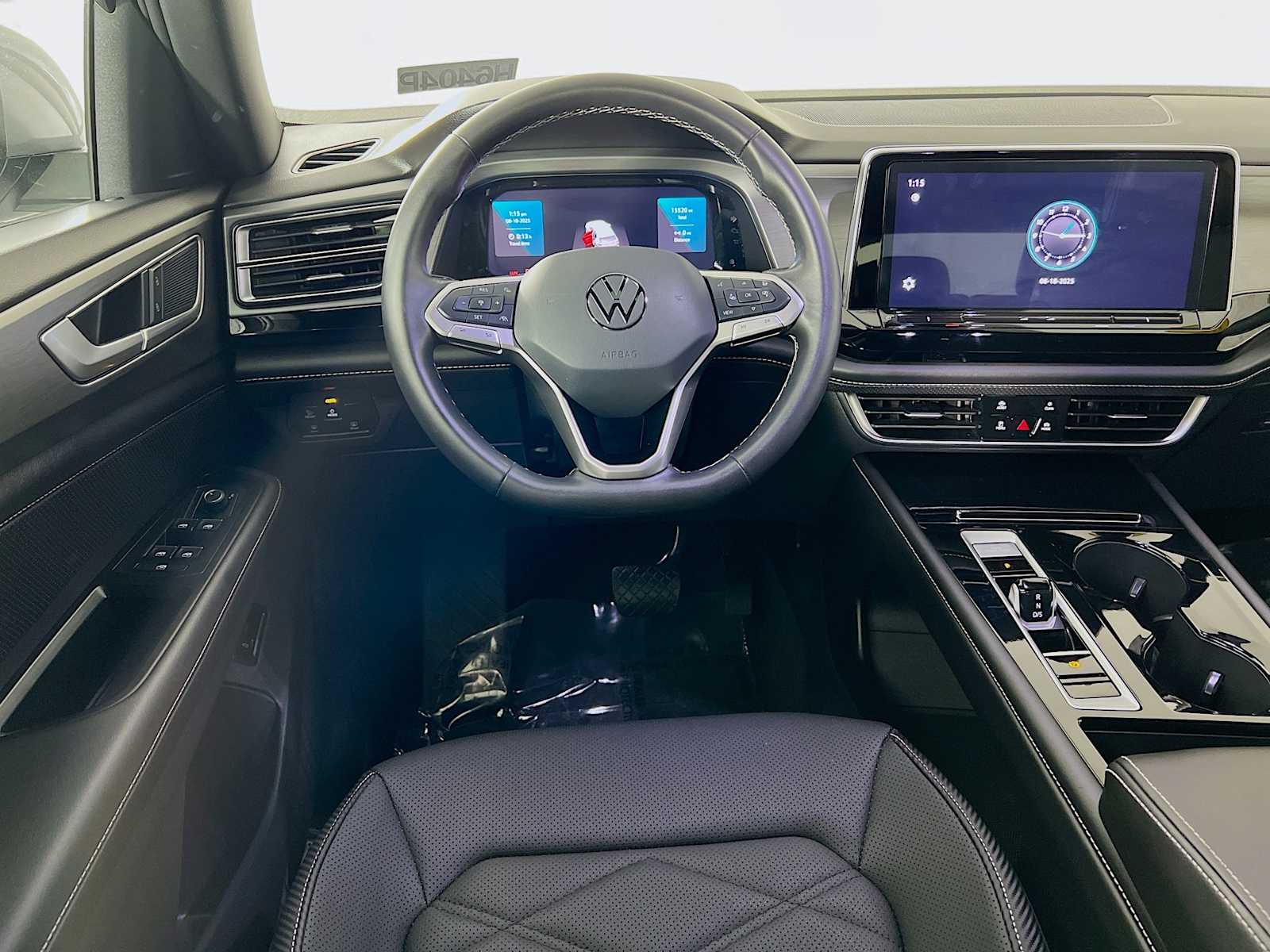 2024 Volkswagen Atlas Cross Sport 2.0T SE w/Technology - Photo 23