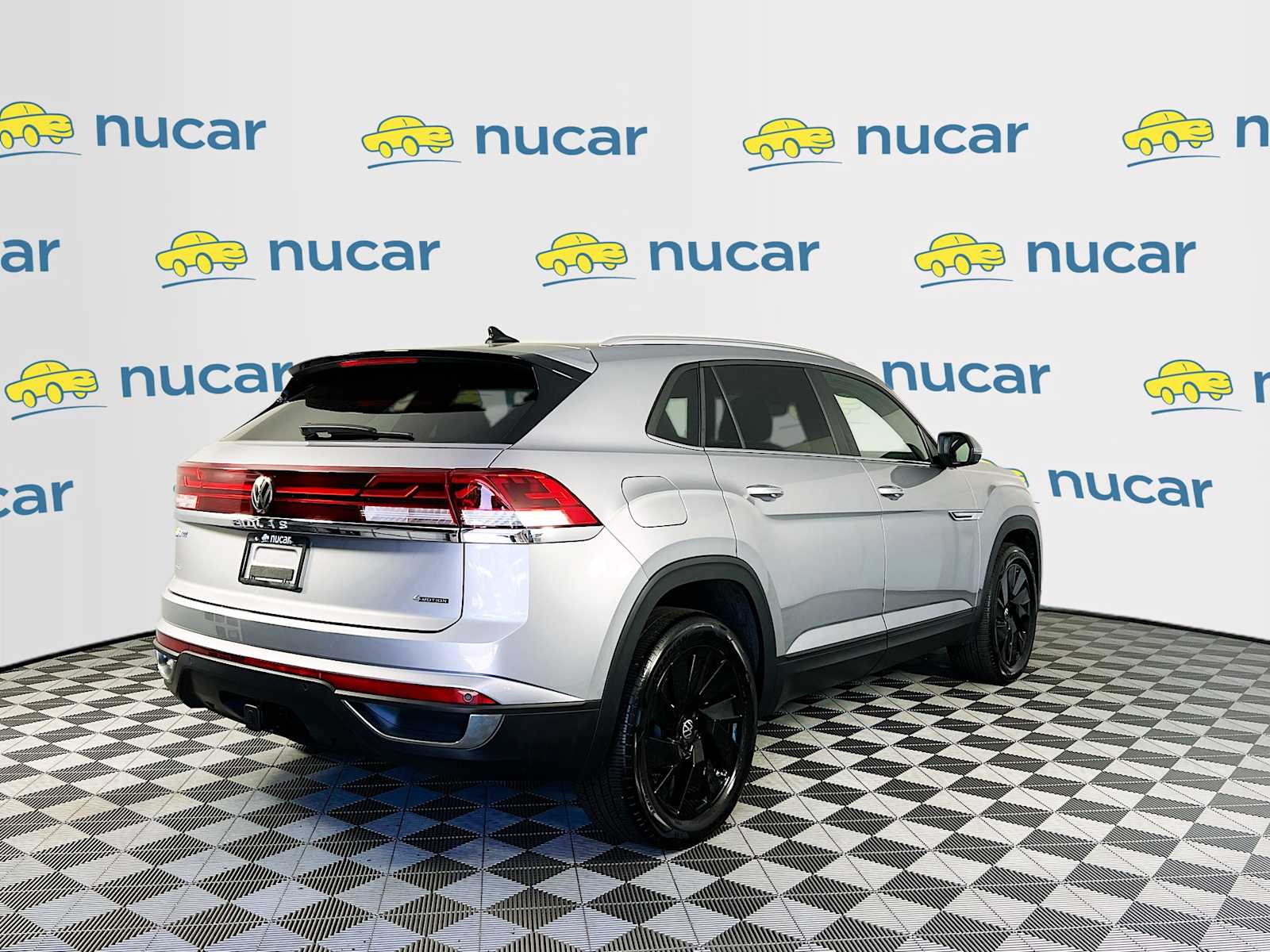 2024 Volkswagen Atlas Cross Sport 2.0T SE w/Technology - Photo 7
