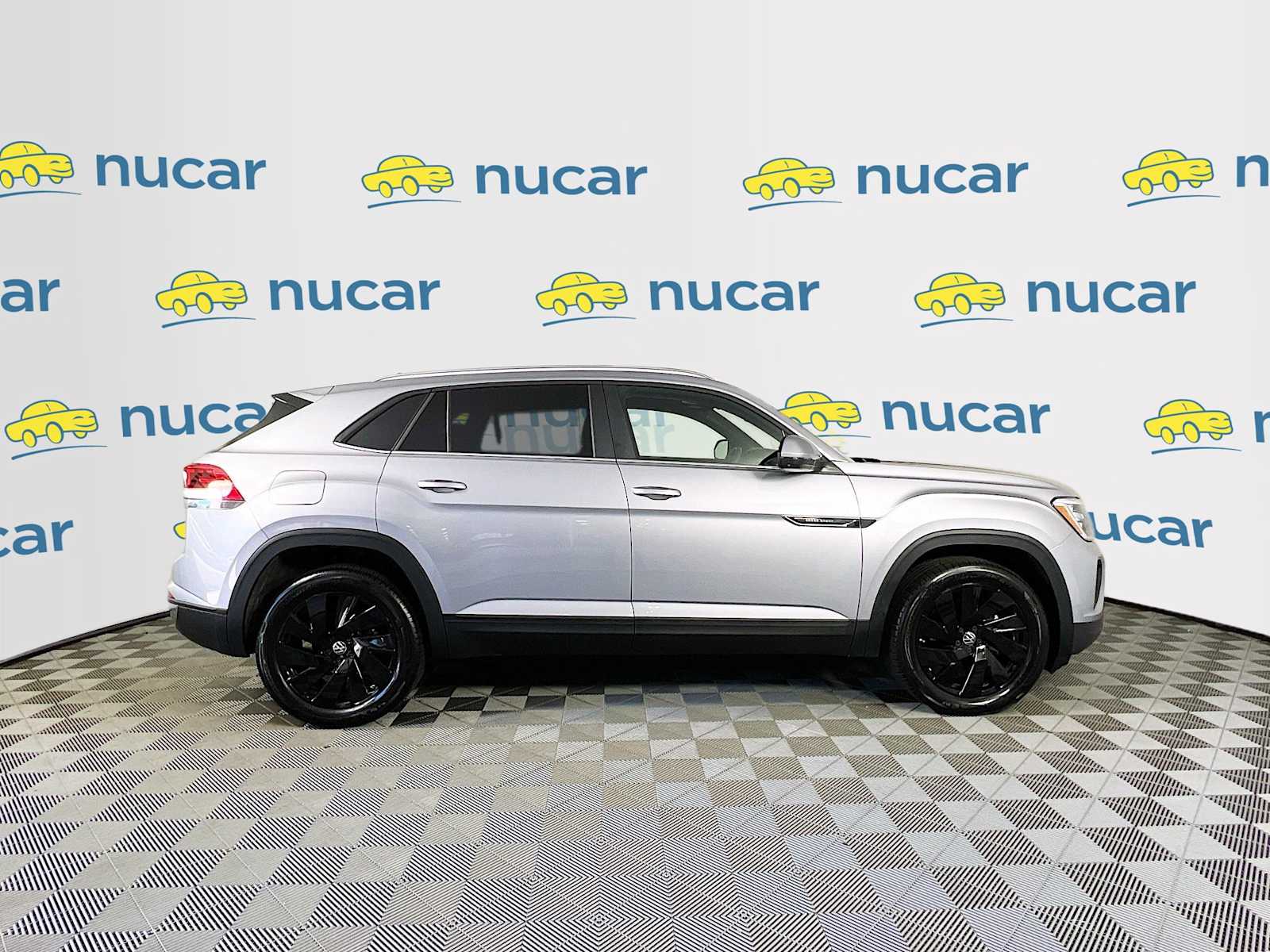 2024 Volkswagen Atlas Cross Sport 2.0T SE w/Technology - Photo 8