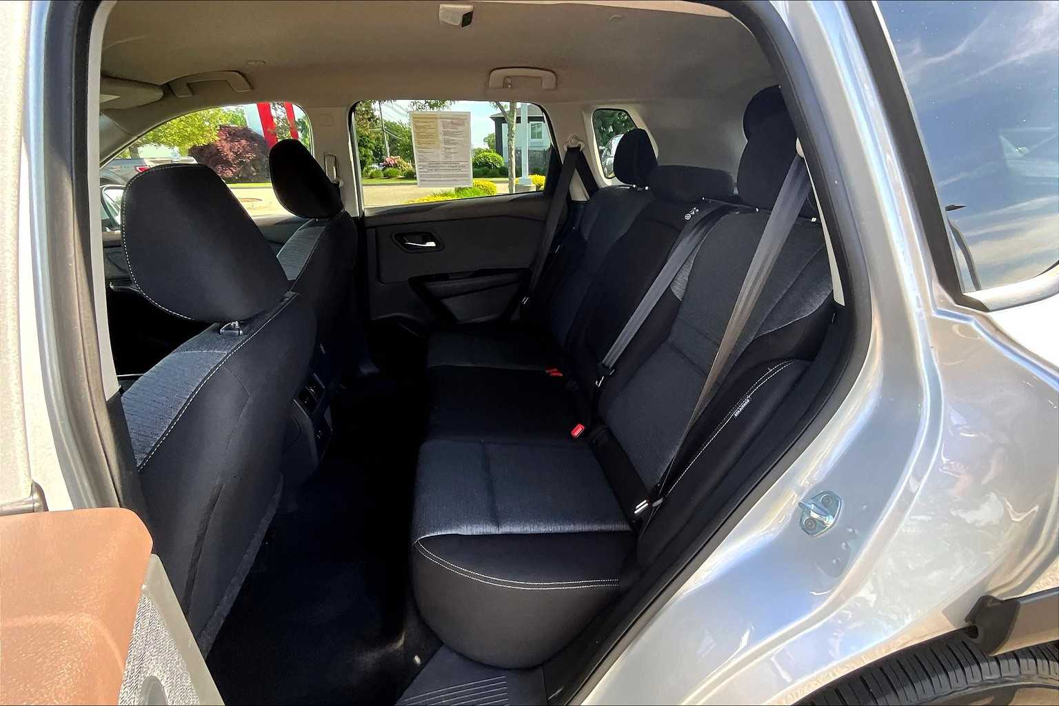 2023 Nissan Rogue SV - Photo 15