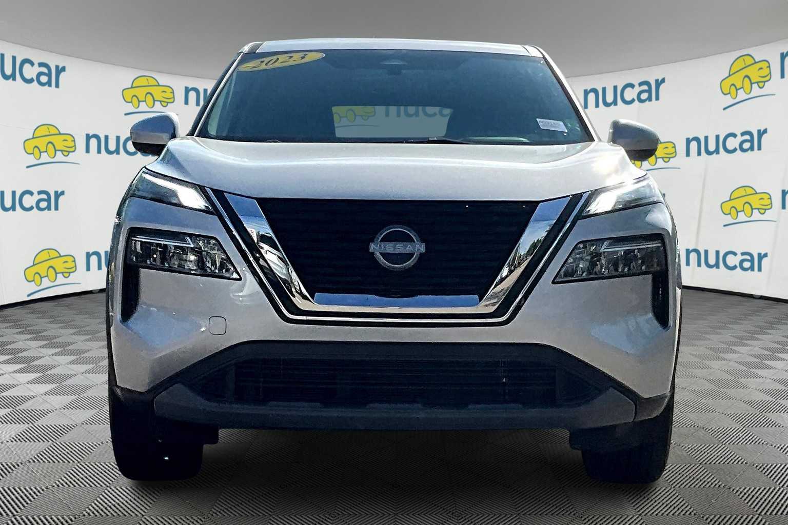 2023 Nissan Rogue SV - Photo 2