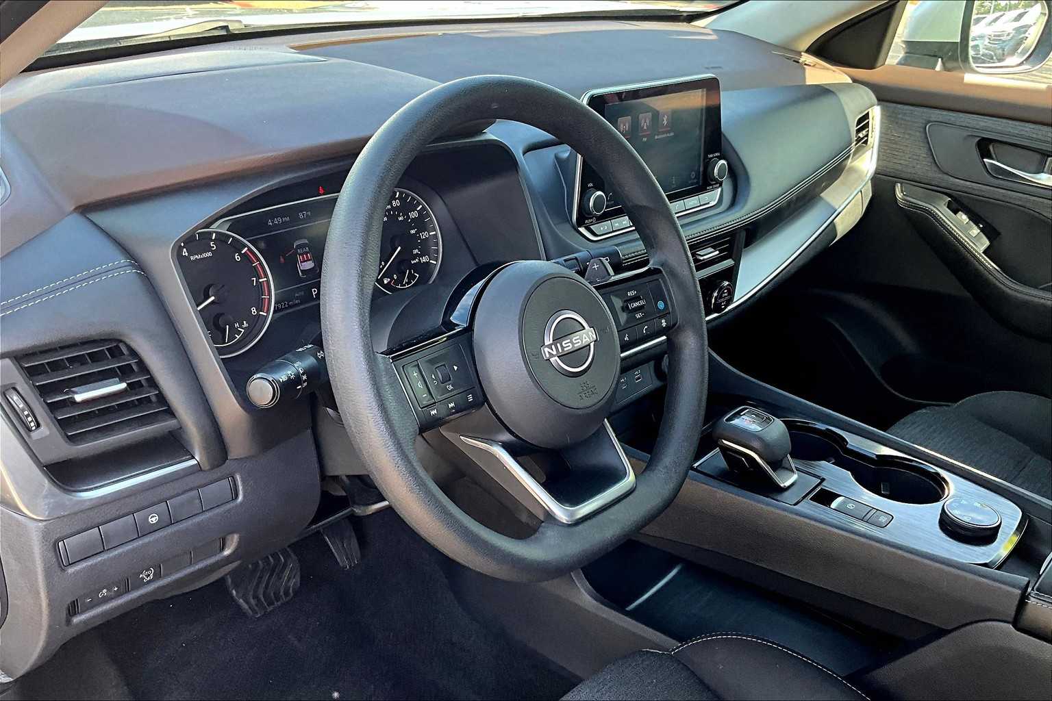 2023 Nissan Rogue SV - Photo 8