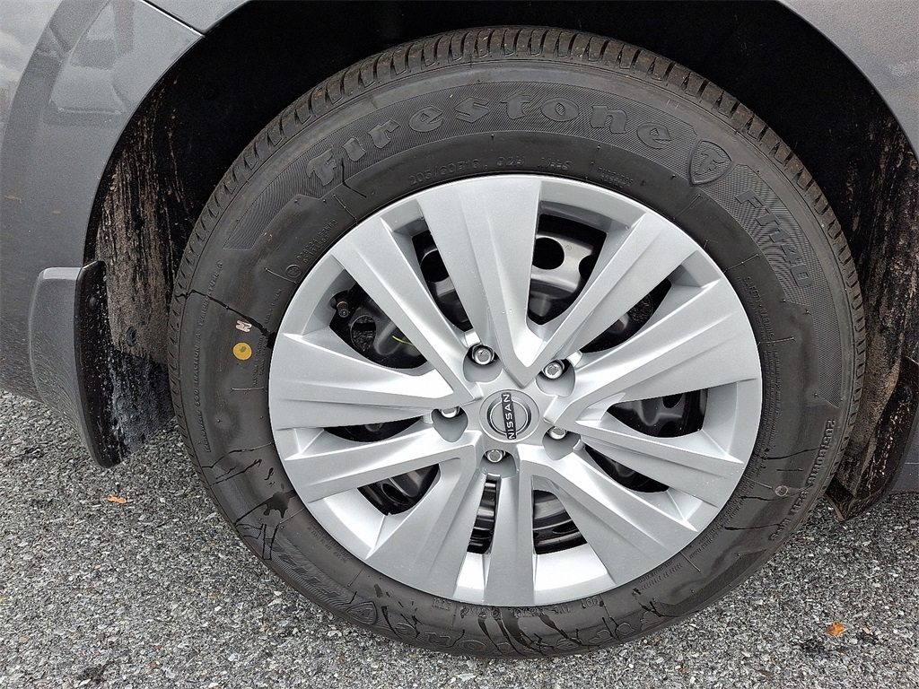 2025 Nissan Sentra S - Photo 5