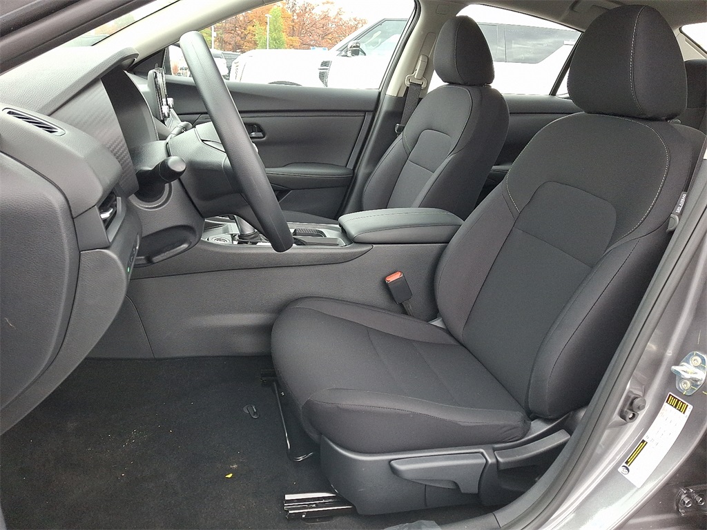 2025 Nissan Sentra S - Photo 9