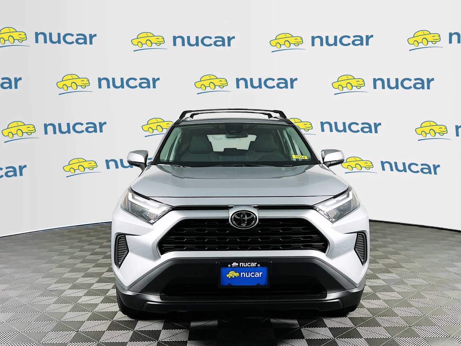 2025 Toyota RAV4 XLE - Photo 2