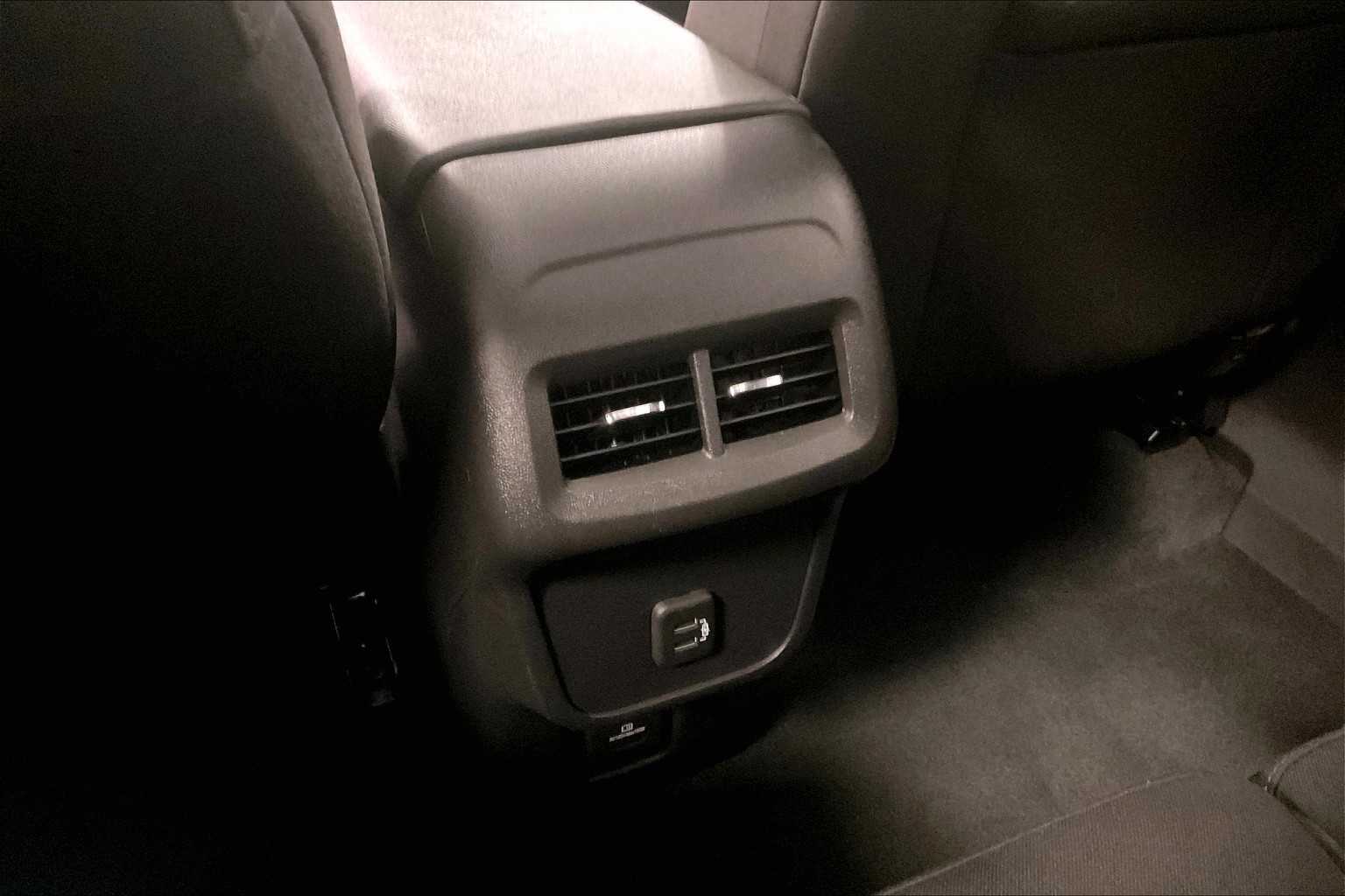 2022 Chevrolet Equinox LT - Photo 28