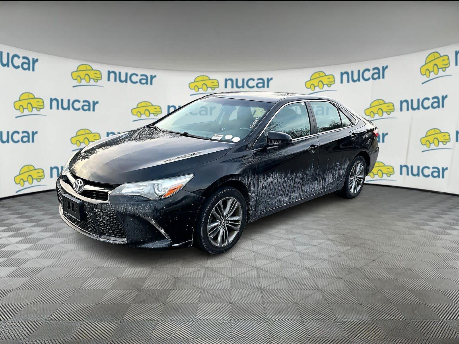 2017 Toyota Camry SE - Photo 2