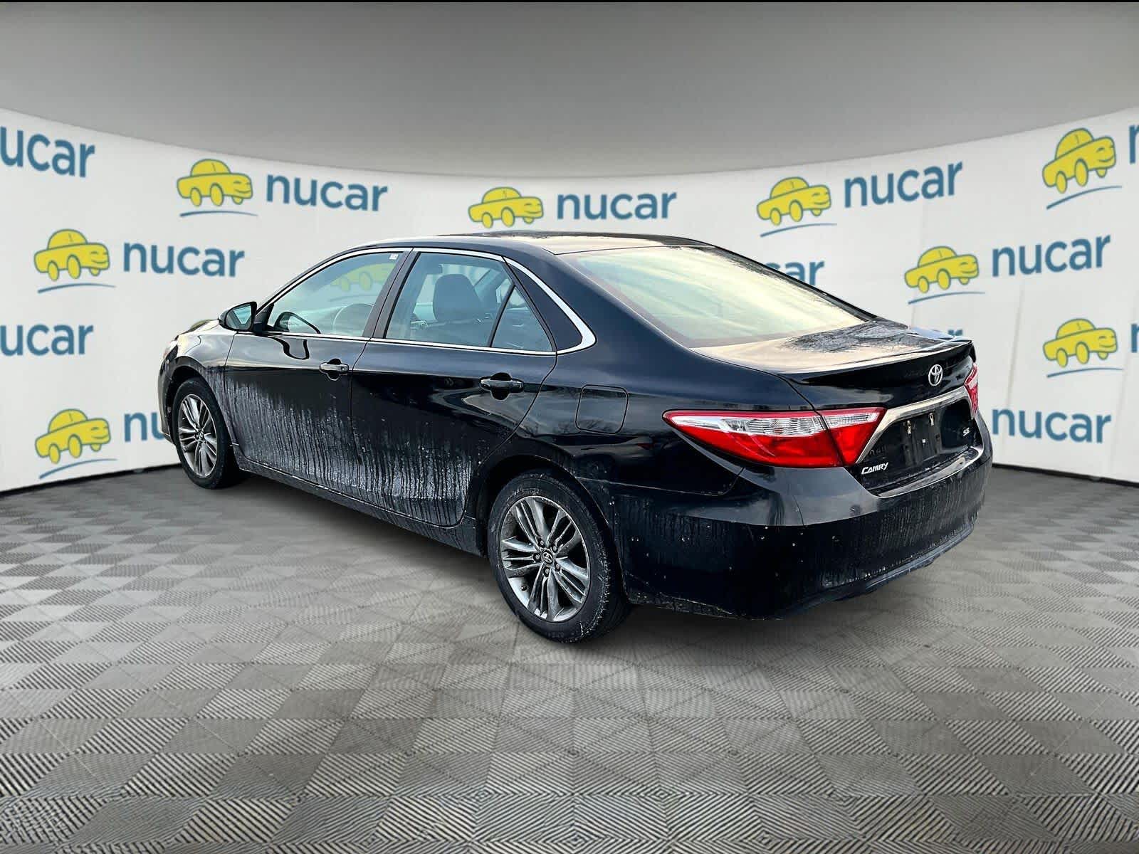 2017 Toyota Camry SE - Photo 3