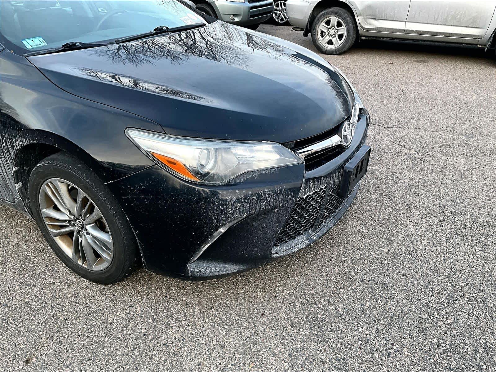 2017 Toyota Camry SE - Photo 5