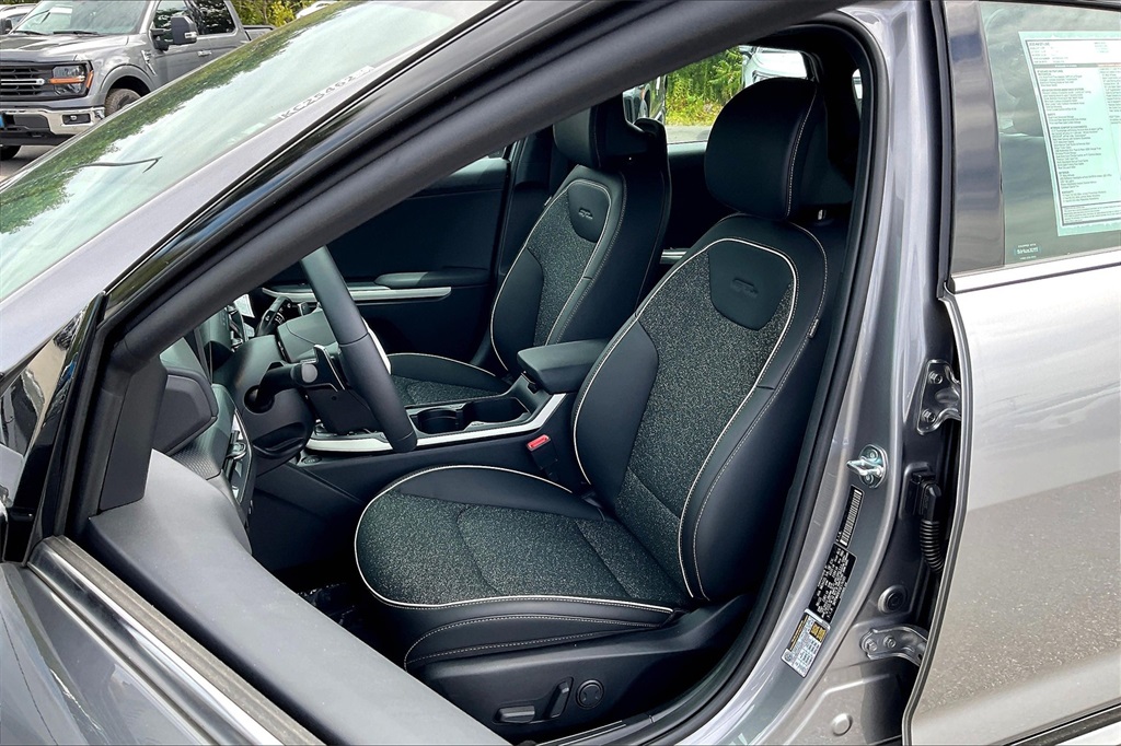 2025 Kia K4 GT-Line - Photo 11