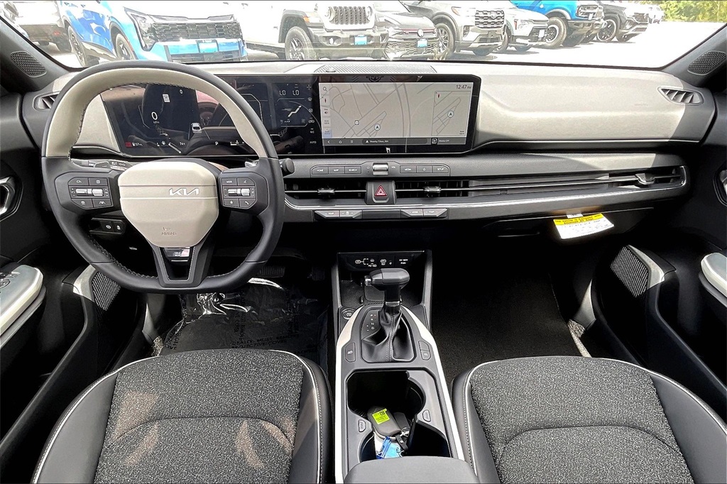 2025 Kia K4 GT-Line - Photo 12