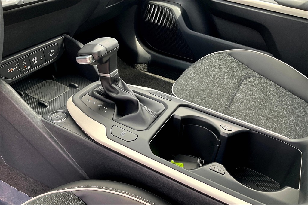 2025 Kia K4 GT-Line - Photo 14