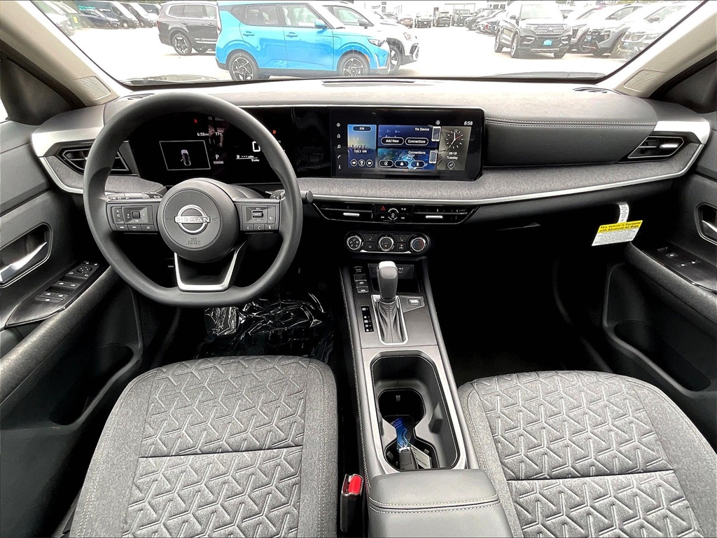 2025 Nissan Kicks SV - Photo 12