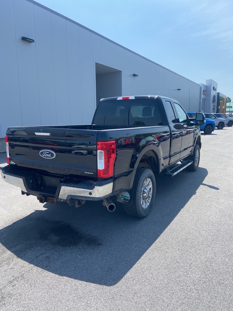 2017 Ford F-250SD XLT - Photo 4