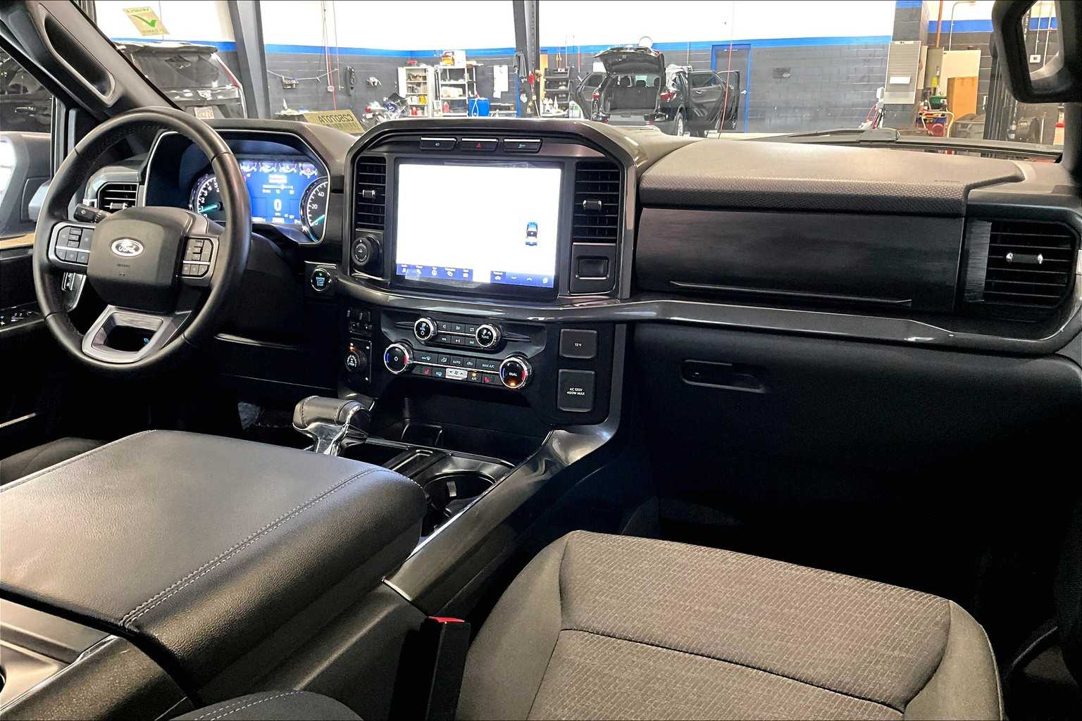2023 Ford F-150 XLT - Photo 13