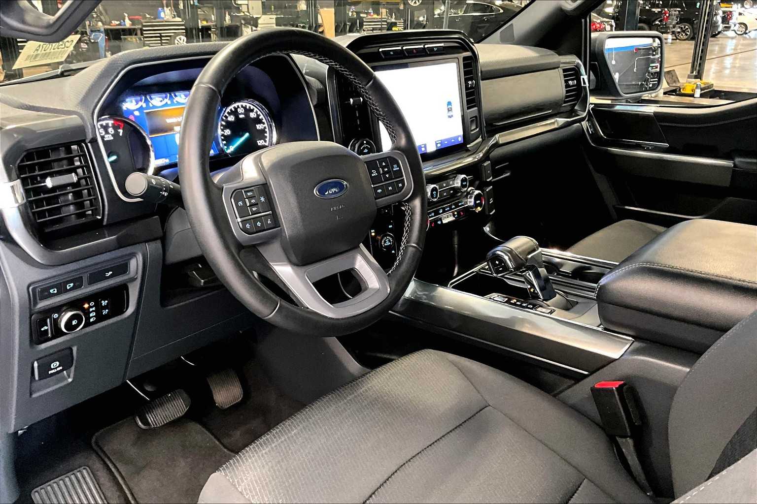 2023 Ford F-150 XLT - Photo 7