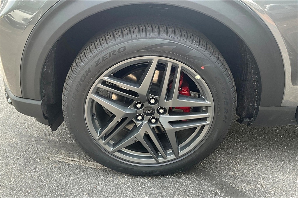 2025 Ford Explorer ST-Line - Photo 12