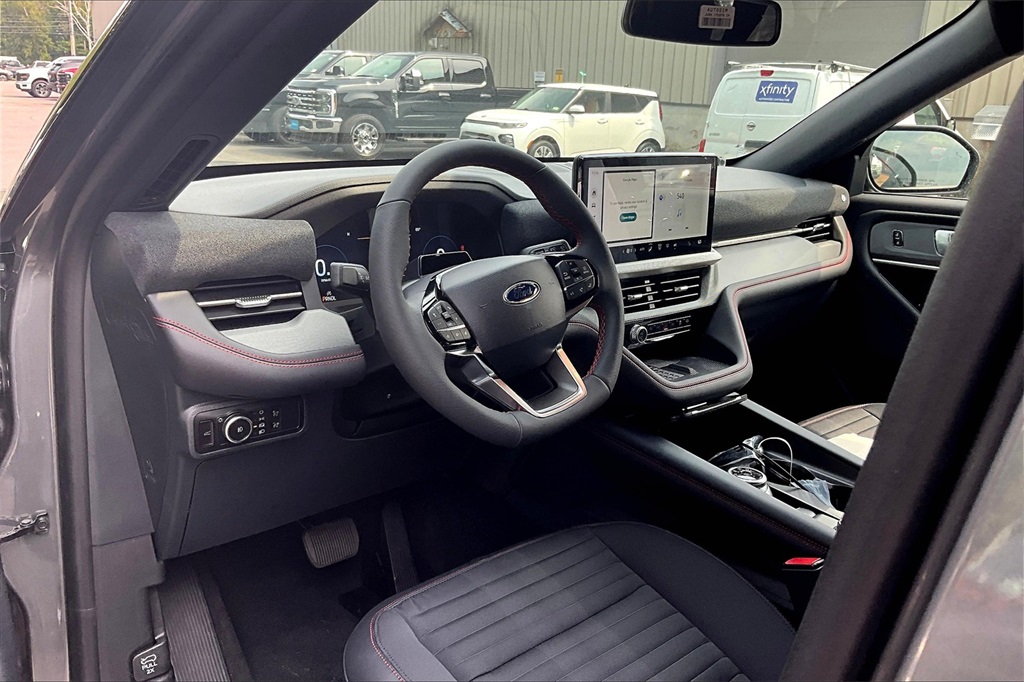 2025 Ford Explorer ST-Line - Photo 7
