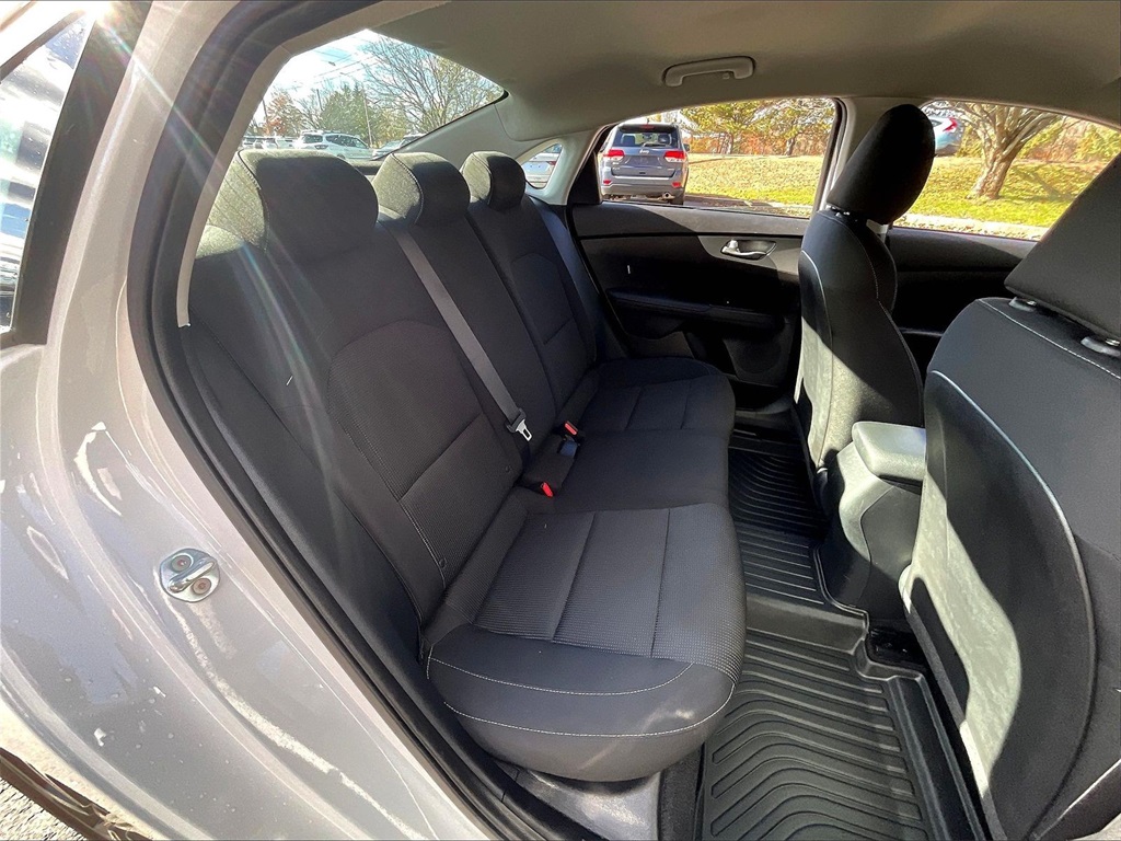 2021 Kia Forte LXS - Photo 18