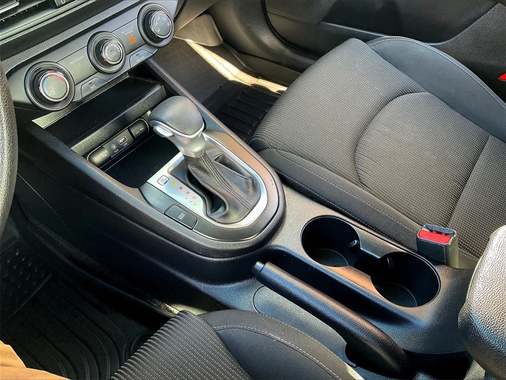 2021 Kia Forte LXS - Photo 19