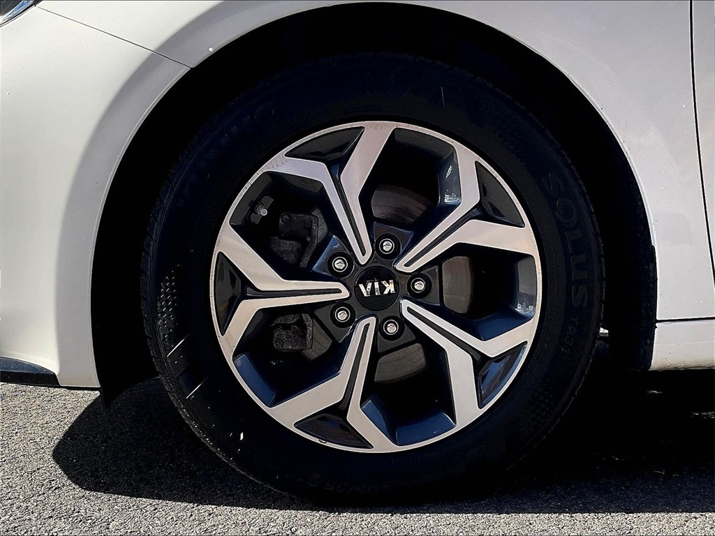 2021 Kia Forte LXS - Photo 21