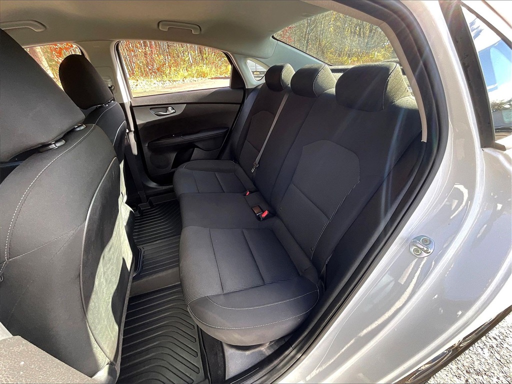 2021 Kia Forte LXS - Photo 24