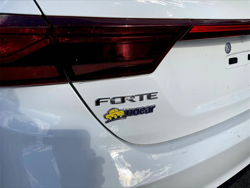 2021 Kia Forte LXS - Photo 26