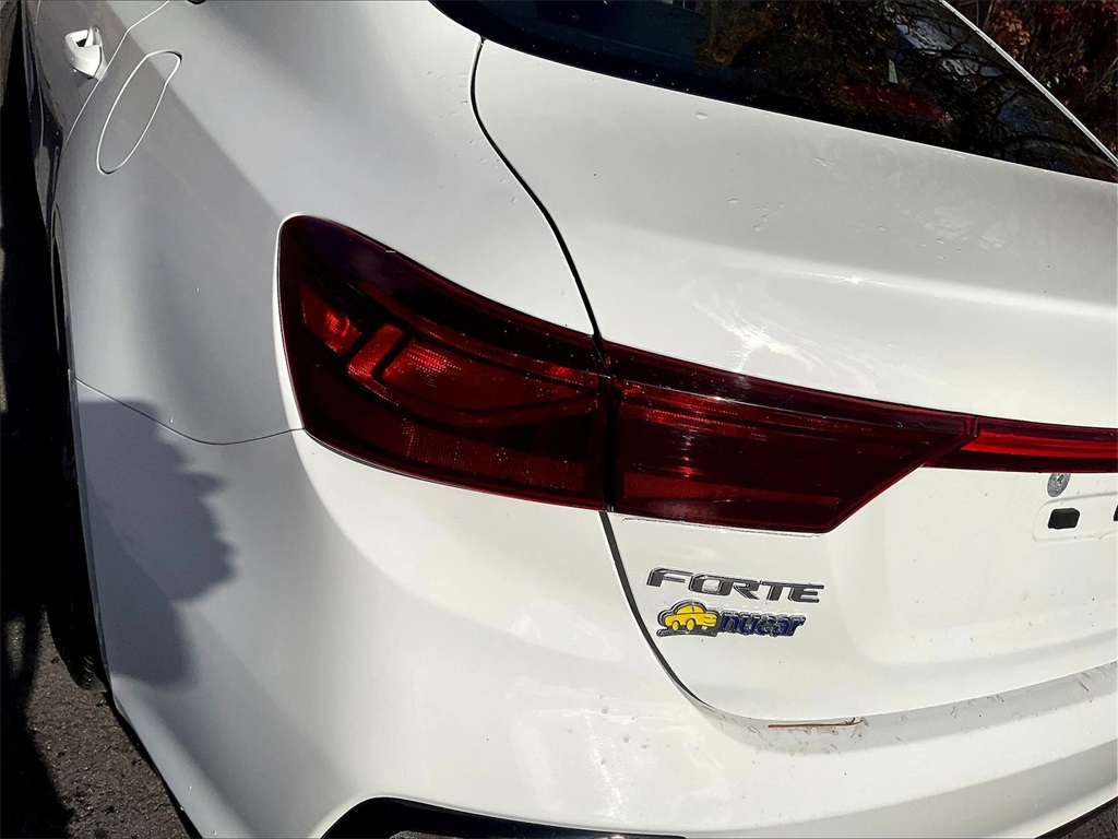 2021 Kia Forte LXS - Photo 29