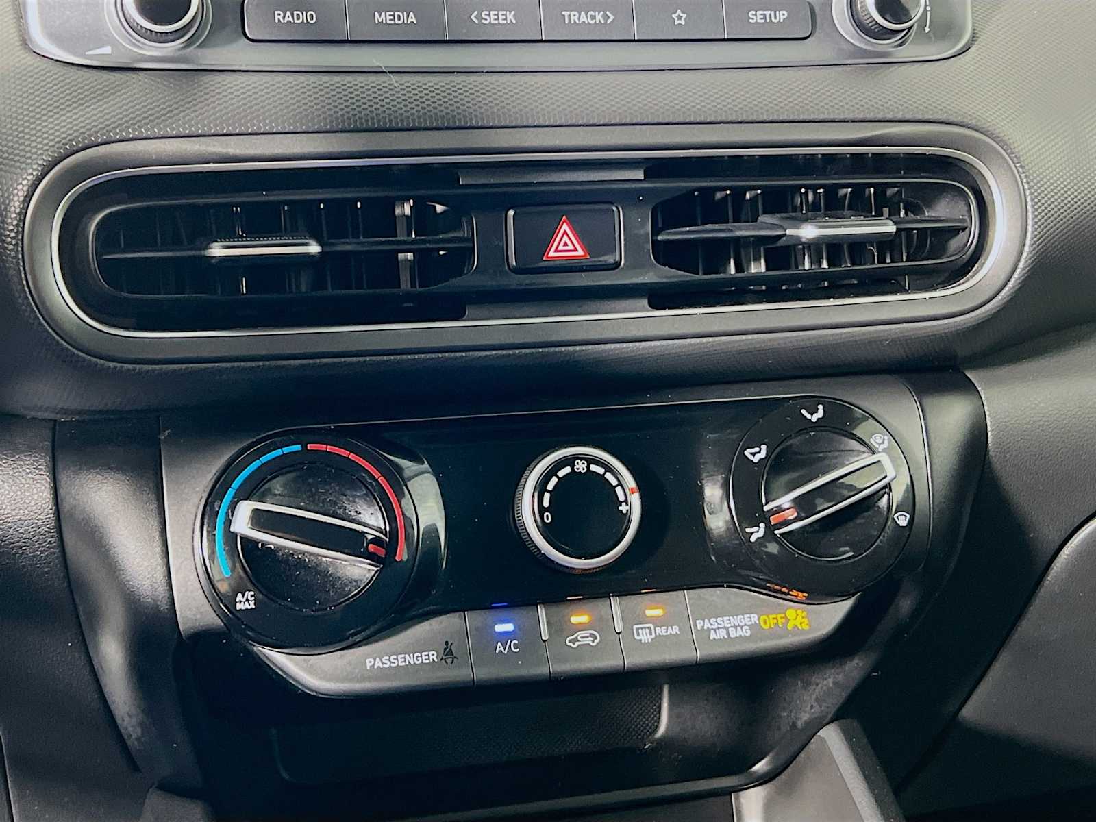 2023 Hyundai Kona SEL - Photo 14