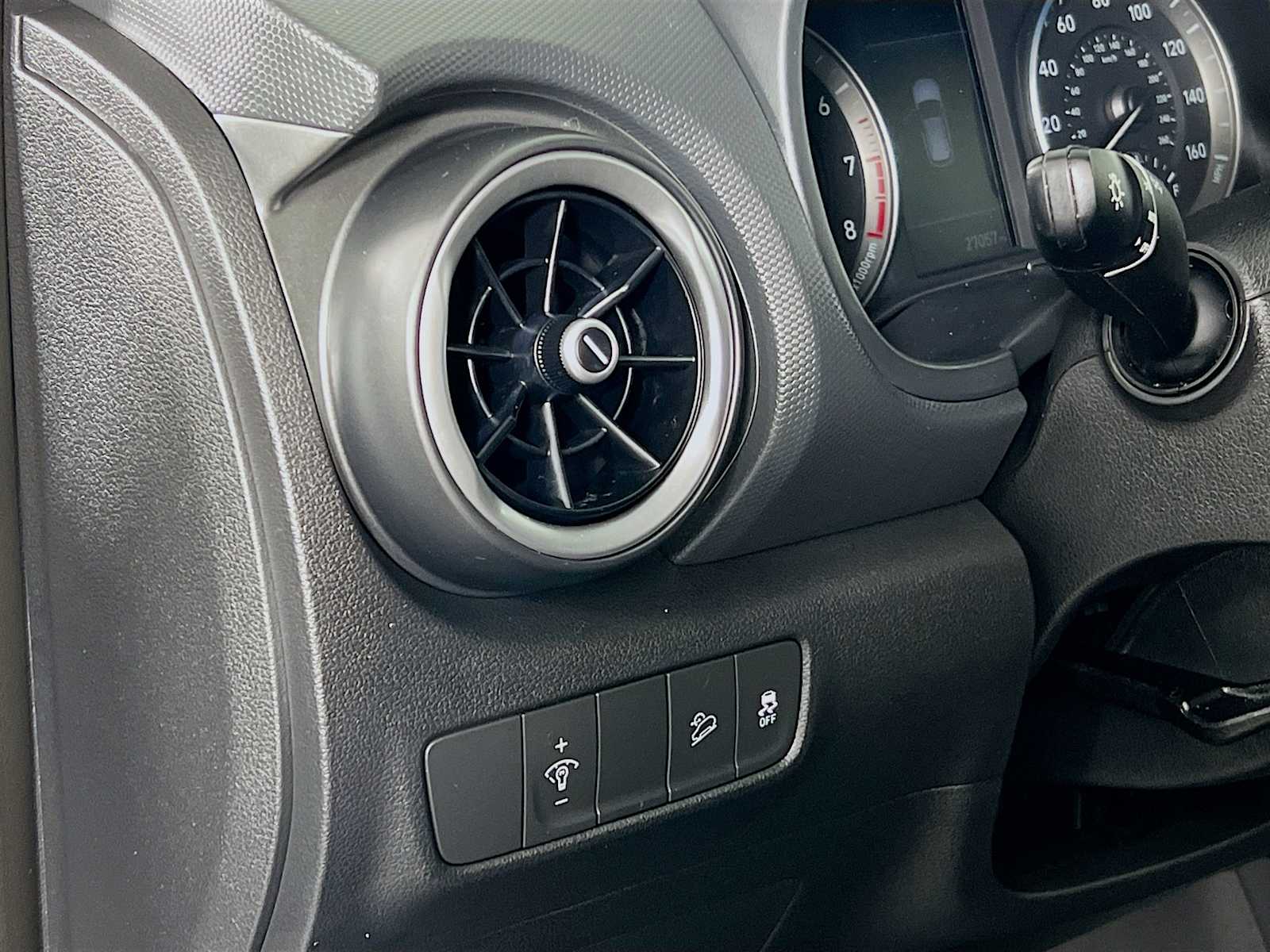 2023 Hyundai Kona SEL - Photo 10