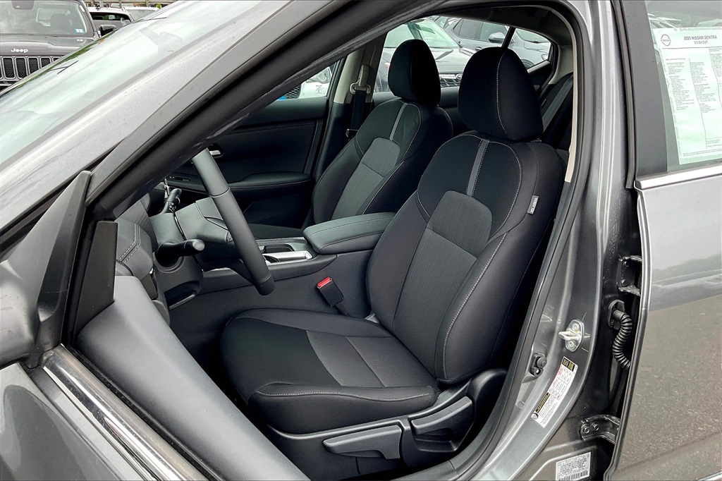 2025 Nissan Sentra SV - Photo 11
