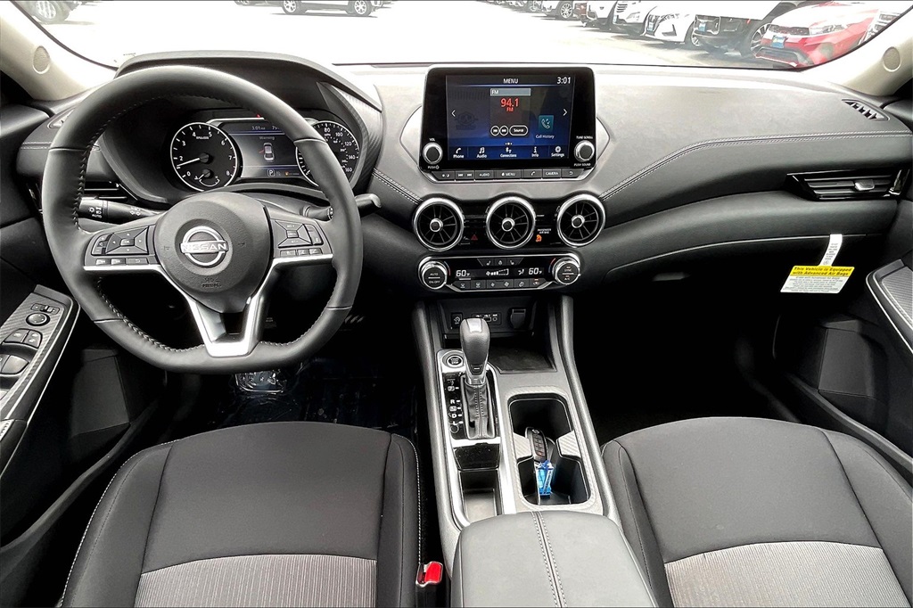 2025 Nissan Sentra SV - Photo 12