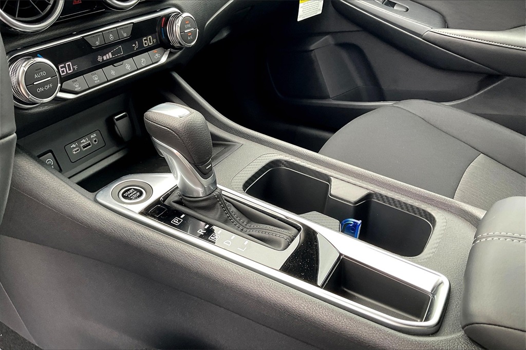 2025 Nissan Sentra SV - Photo 14