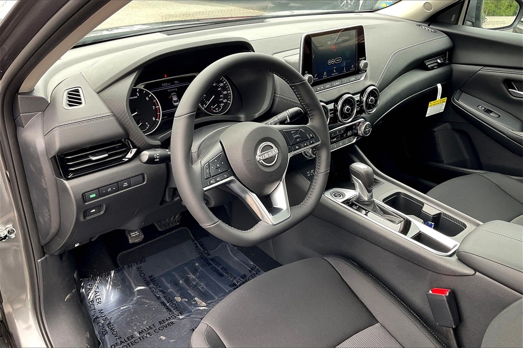 2025 Nissan Sentra SV - Photo 9