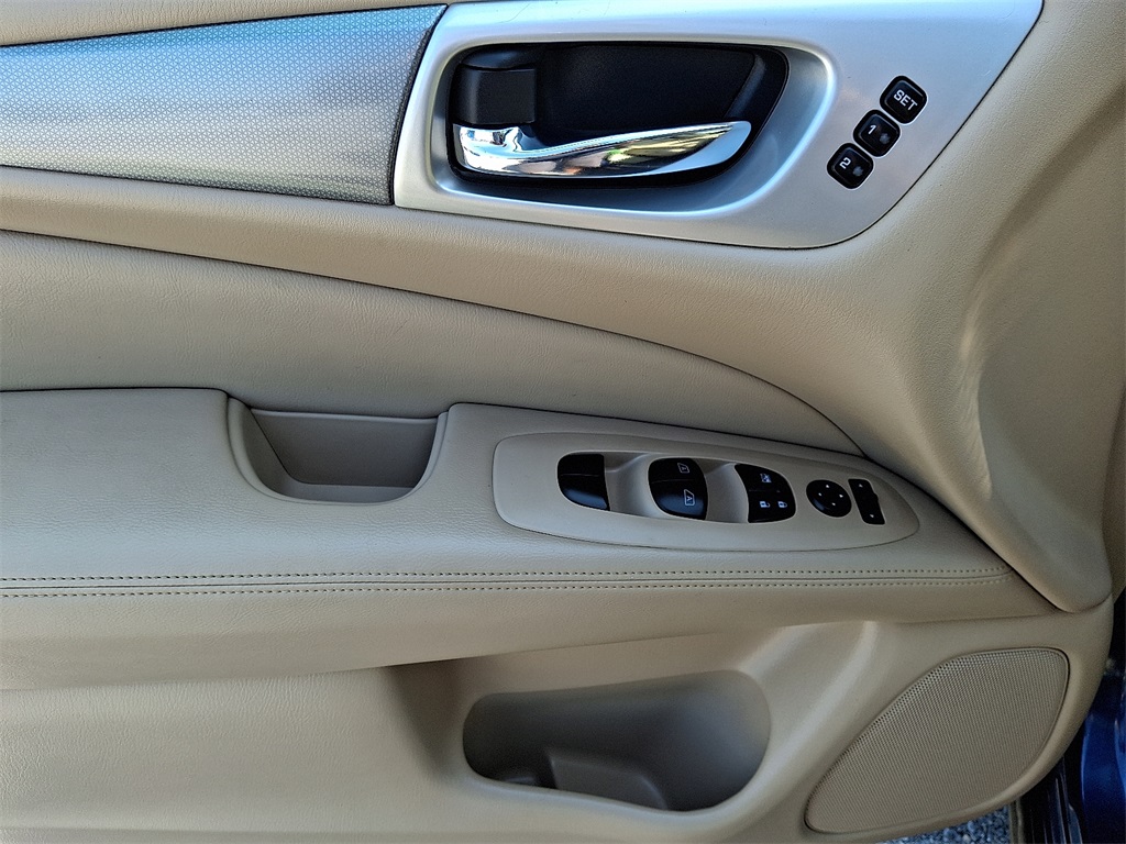 2019 Nissan Pathfinder SL - Photo 13