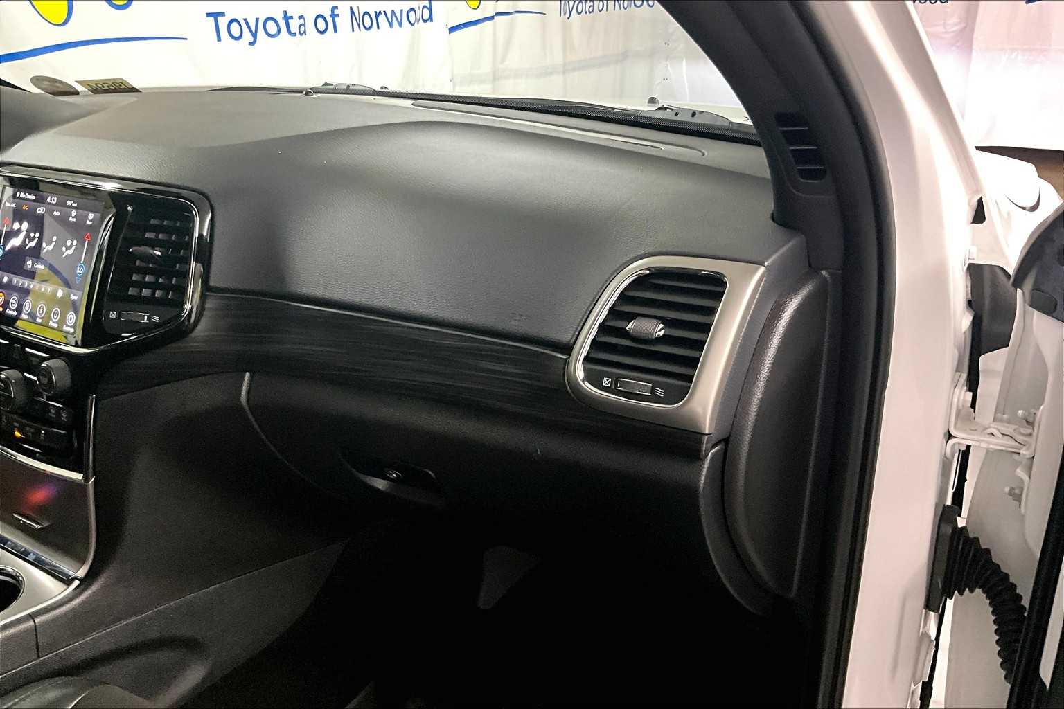 2020 Jeep Grand Cherokee Altitude - Photo 13