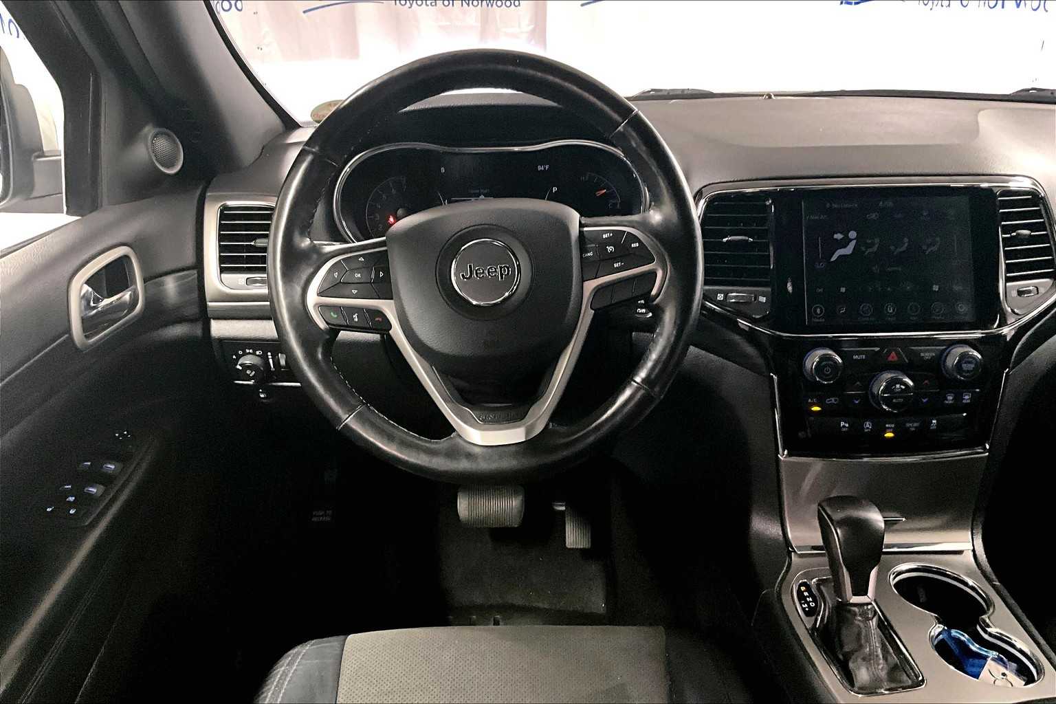 2020 Jeep Grand Cherokee Altitude - Photo 17