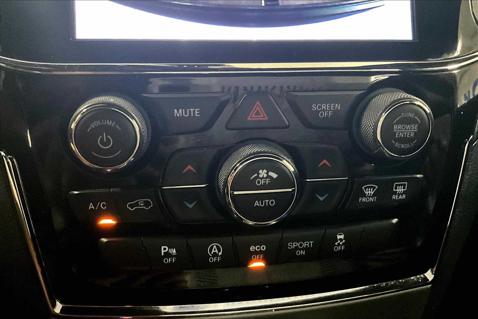 2020 Jeep Grand Cherokee Altitude - Photo 26