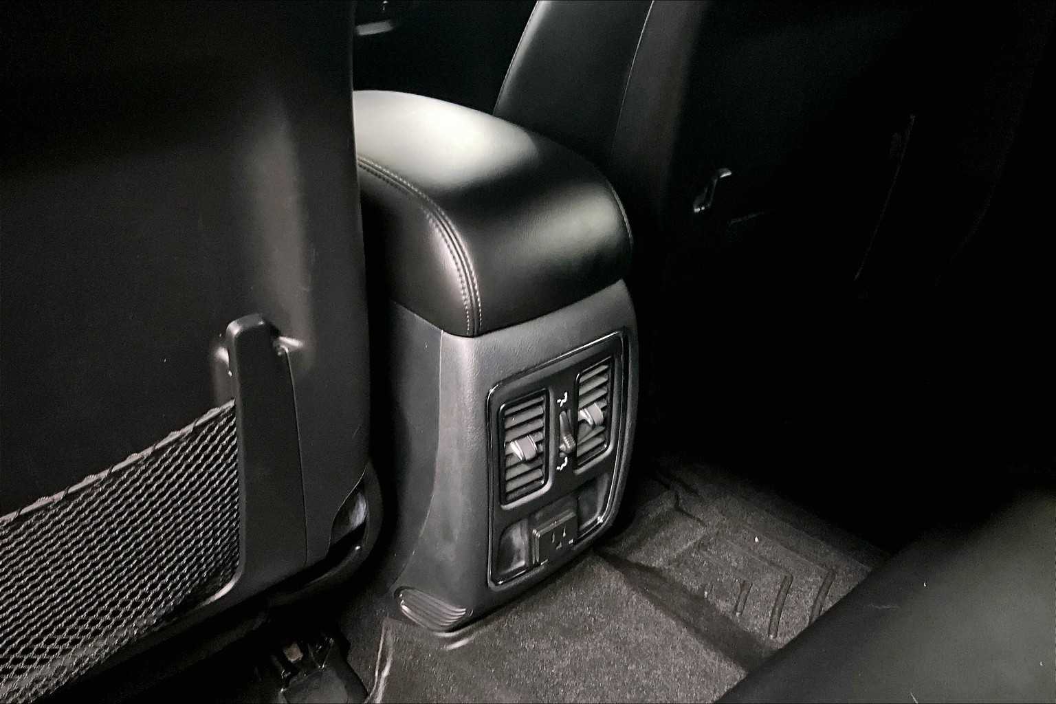2020 Jeep Grand Cherokee Altitude - Photo 28