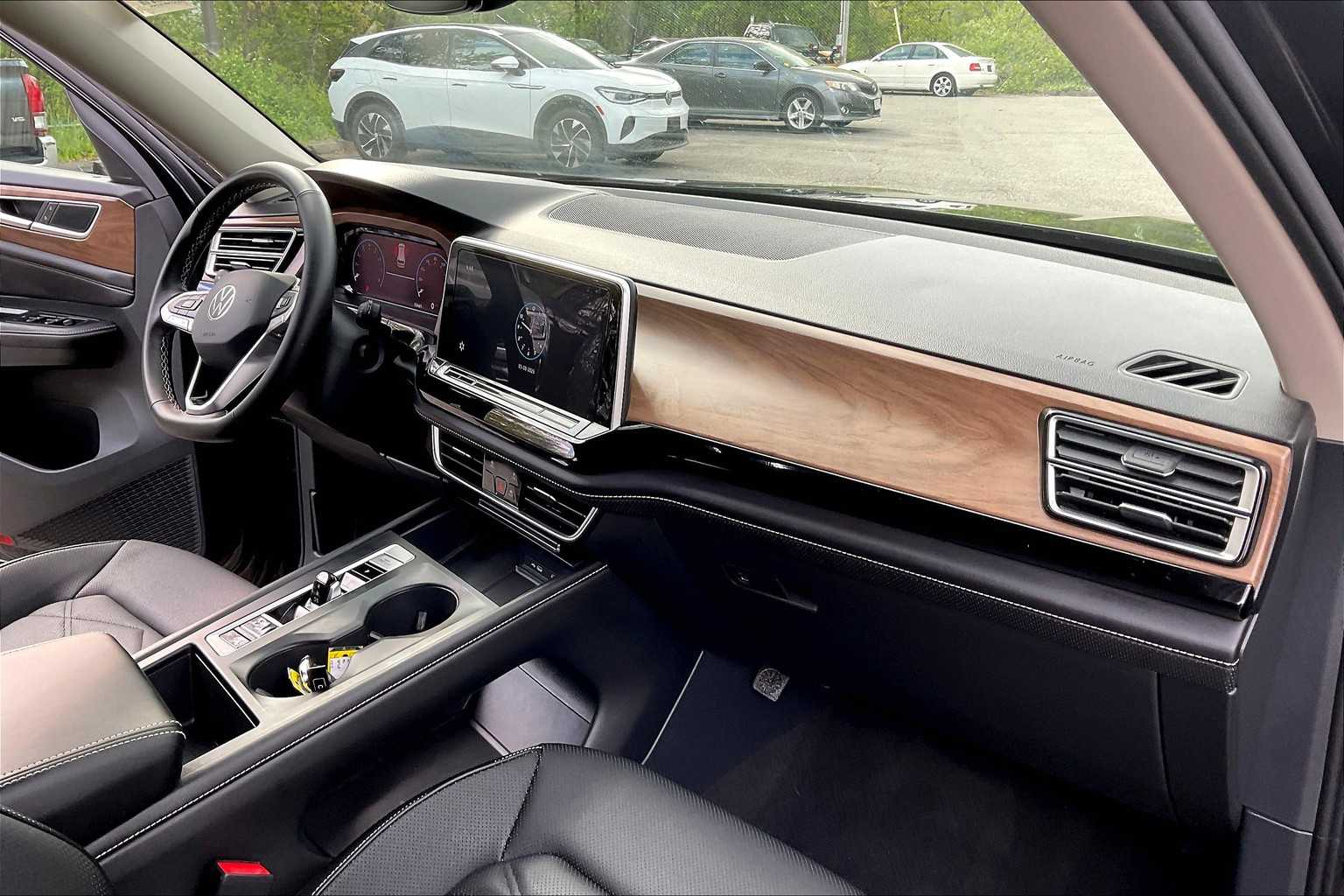 2024 Volkswagen Atlas 2.0T SE - Photo 14