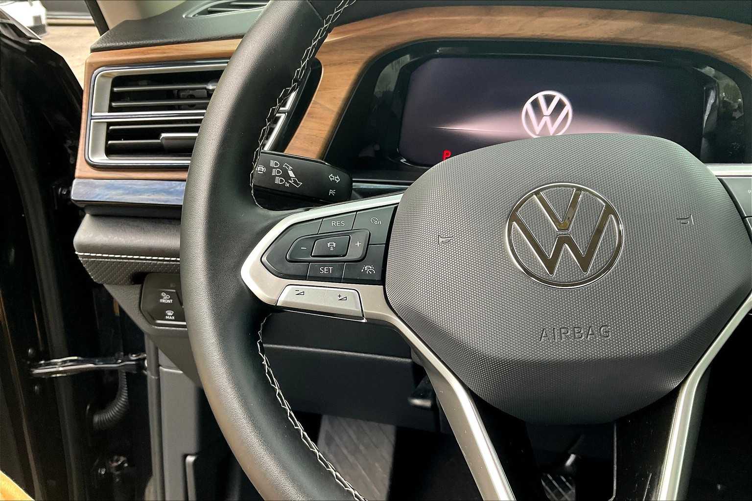 2024 Volkswagen Atlas 2.0T SE - Photo 23