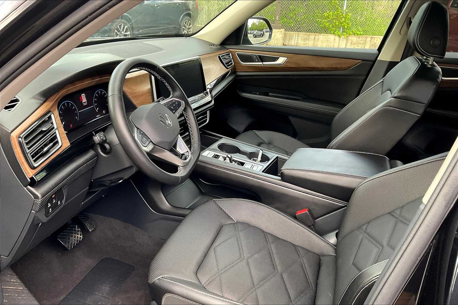 2024 Volkswagen Atlas 2.0T SE - Photo 8