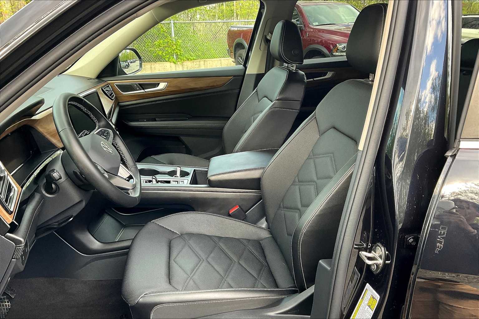 2024 Volkswagen Atlas 2.0T SE - Photo 10