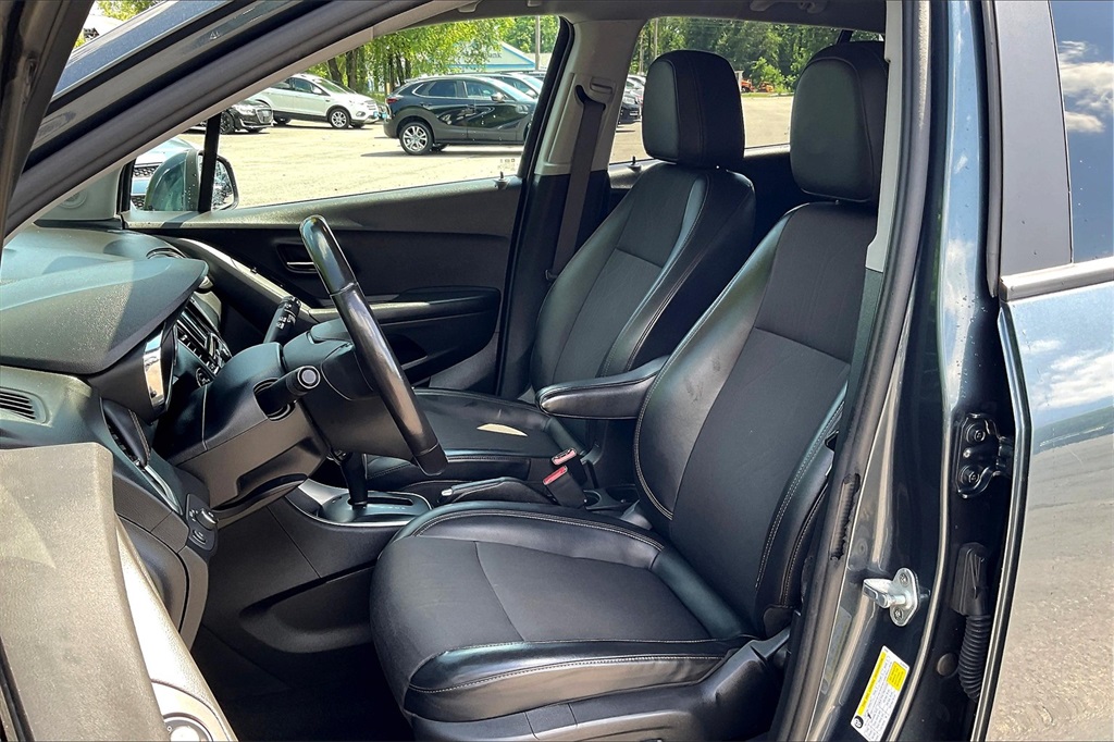 2022 Chevrolet Trax LT - Photo 10