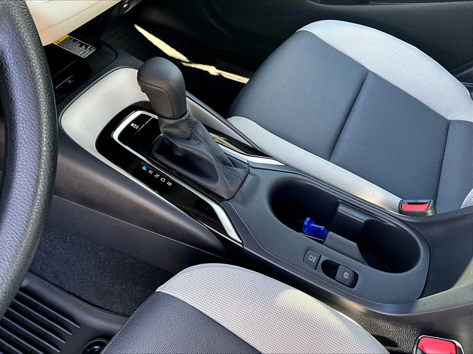 2025 Toyota Corolla LE - Photo 20