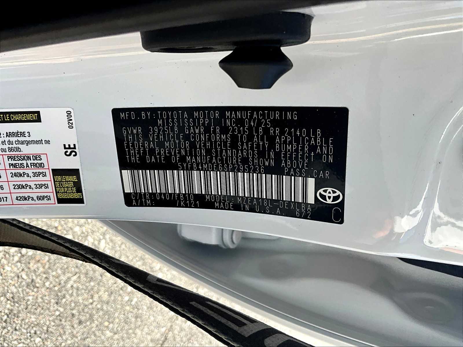 2025 Toyota Corolla LE - Photo 36