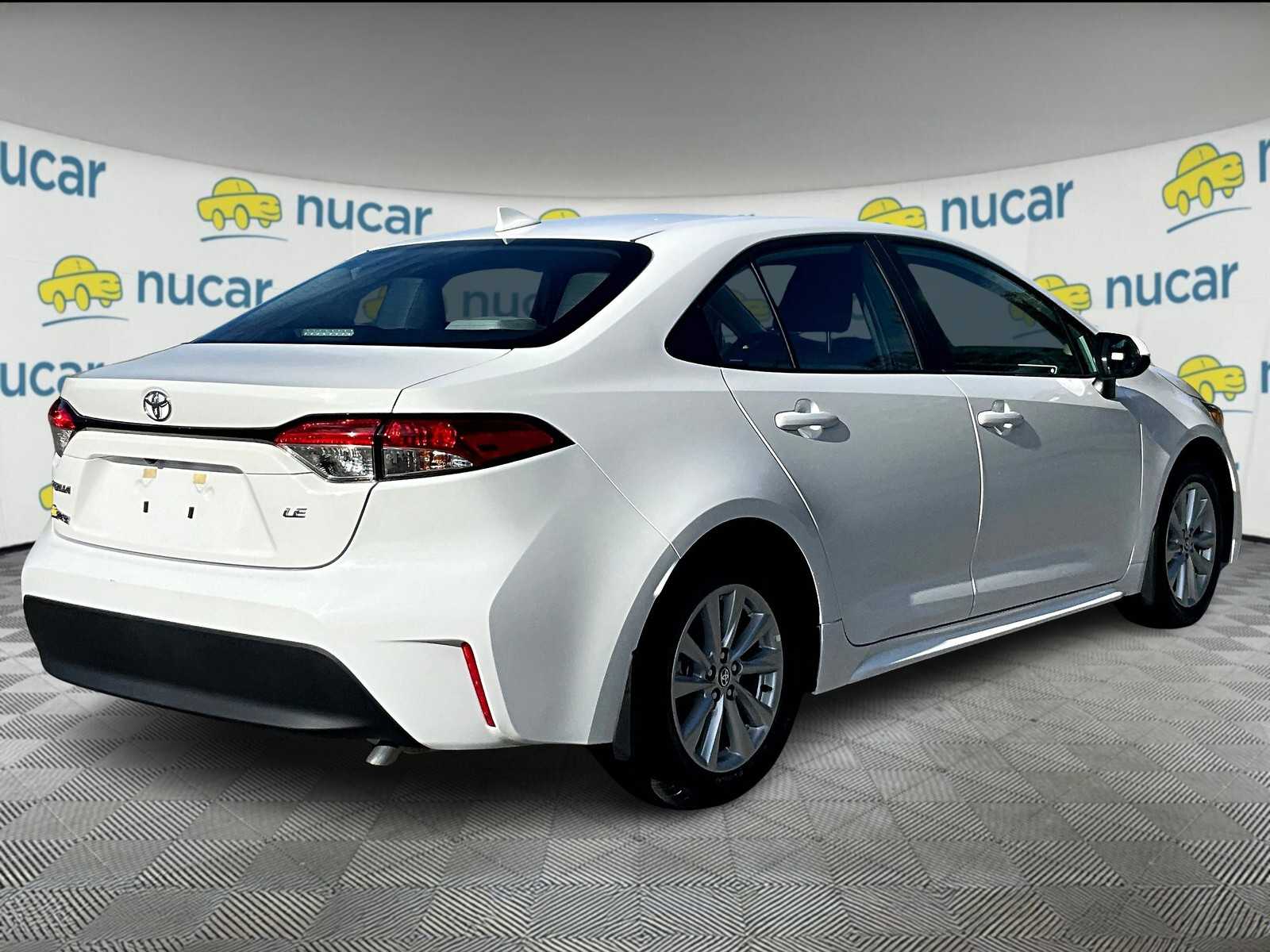 2025 Toyota Corolla LE - Photo 6